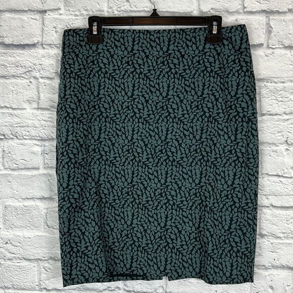 Loft Black and Green Leaf Pencil Skirt Size 8 - Picture 1 of 6